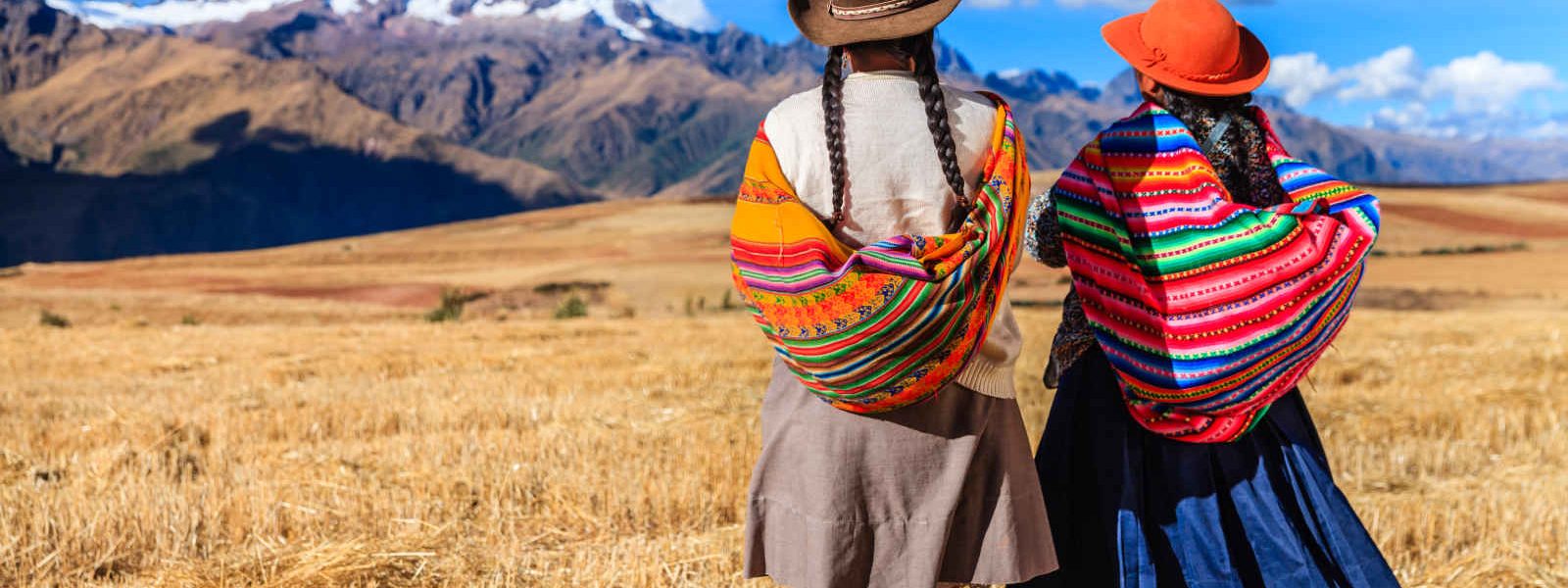 Femmes de dos, Vallée Sacrée, Pérou