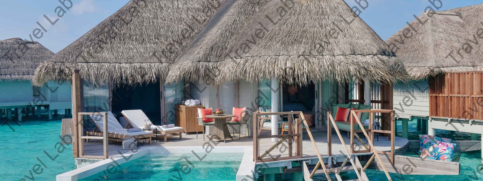 Grande villa sur pilotis avec piscine