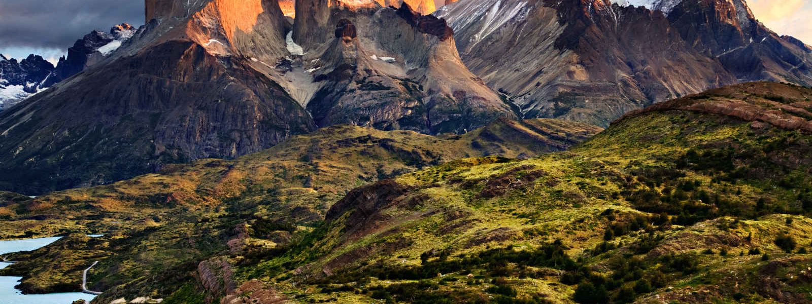 Lever de soleil dans les montagne, Torres Del Paine, Chili