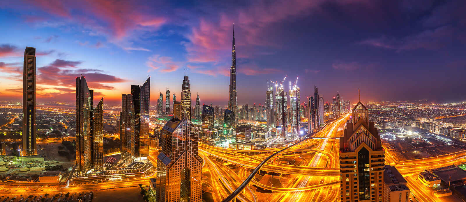 Skyline et Burj Khalifa, coucher du soleil, Dubai, Emirats Arabes Unis