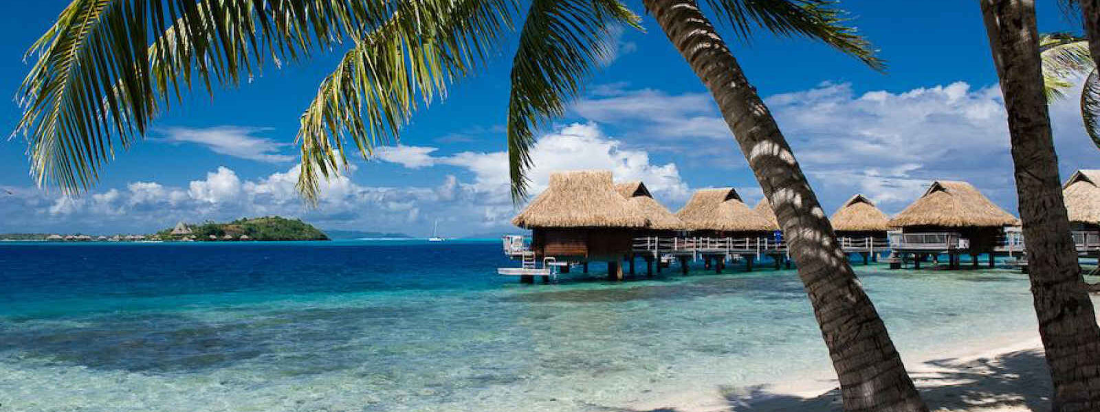 Plage et pilotis, Hôtel Maitai, Bora Bora, Polynésie Française