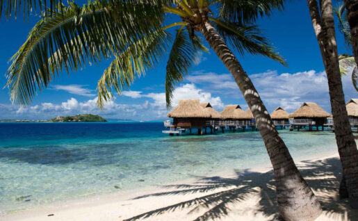 Plage et pilotis, Hôtel Maitai, Bora Bora, Polynésie Française