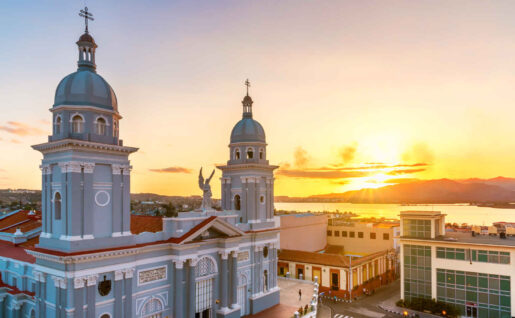 Cathédrale et baie, Santiago de Cuba, Cuba