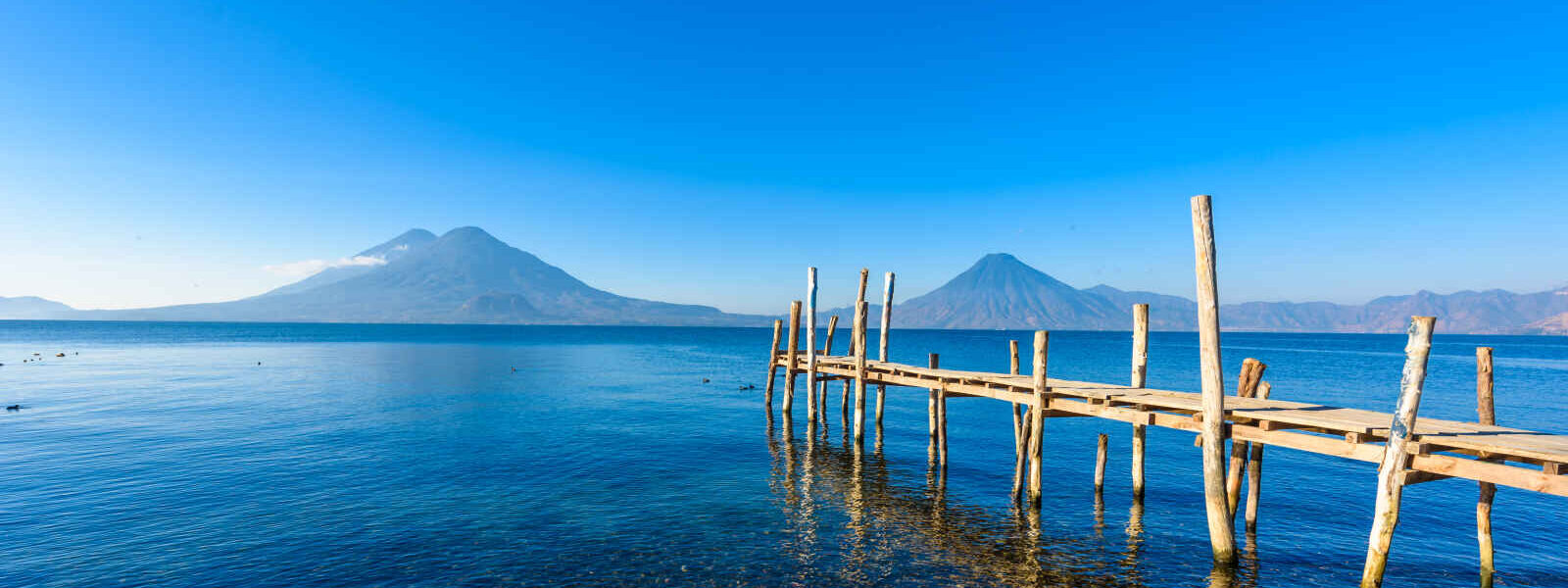 Ponton en bois sur le Lac Atitlán, Plage de Panajachel, Guatemala