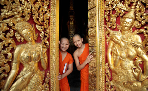 Moines au temple, Luang Prabang, Laos